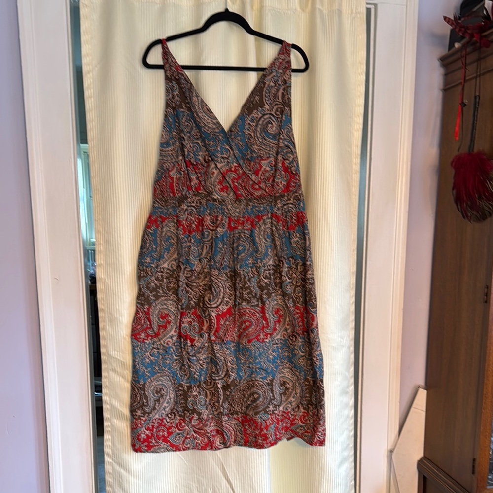 Avenue Paisley Backless Dress - Vibrant Red, Blue, Brown
